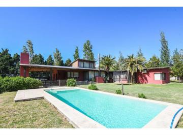 Casa · 360m² · 7 Ambientes · 2 Cocheras · Venta Casa Country Los Alamos. 3 Dorm.. Escritorio. Piscina. Lote 1600 m². Excelente Entorn