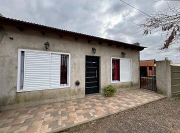Casa · 55m² · 3 Ambientes · 1 Cochera · Casa - Saladillo