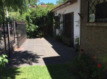 Casa de 5 ambientes, Tres de Febrero · Chalet en Venta Sobre Lote 530 m²