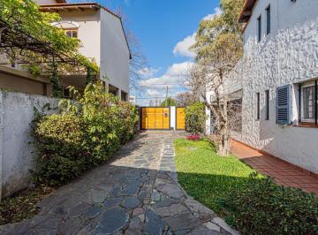 Casa · 135m² · 4 Ambientes · 1 Cochera · Casa en Olivos