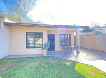 Casa · 200m² · 3 Ambientes · 3 Cocheras · Venta de Casa 4 Ambientes en Tristán Suárez, Ezeiza