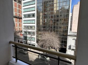Departamento · 45m² · 2 Ambientes · 12 E /48 y 49 La Plata - 1 Dorm Al Frente - con Balcon Doble - La Plata