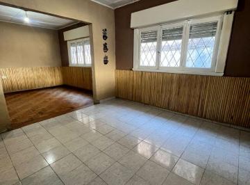 Local comercial de 4 ambientes, Morón · Alquiler. Local Comercial de 104 m² en Ituzaingó