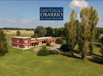 Casa · 362m² · 5 Ambientes · Excelente Casa en Venta en Benquerencia Farm Club