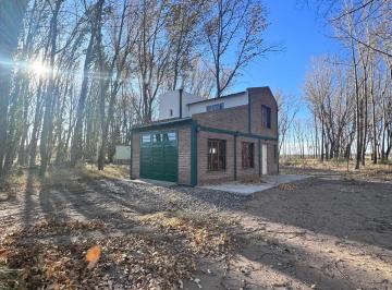 Casa · 75m² · 1 Ambiente · Casa en Barrio Cerrado - Villa de Rio Arroyito a 40´ de Neuquen