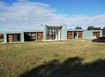 Casa de 6 ambientes, Luján · Casa en Venta en La Ranita, Lujan