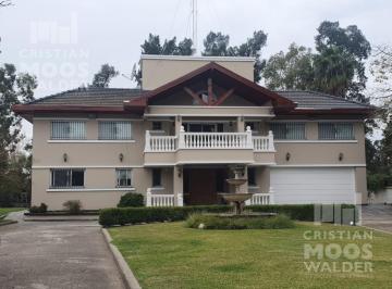 Casa · 700m² · 10 Ambientes · 2 Cocheras · Lujosa Propiedad en Venta - Dique Lujan.
