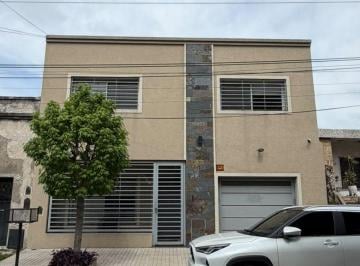 Casa de 8 ambientes, Lanús · Casa 8 Ambientes con 3 Cocheras