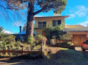 Casa · 220m² · 5 Ambientes · 1 Cochera · Casa en Venta en Las Cartas, Bariloche, Patagonia