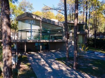 Casa · 480m² · 10 Ambientes · 4 Cocheras · Casa 4 Dorm. - Puerto Paraíso - General Lagos | Venta