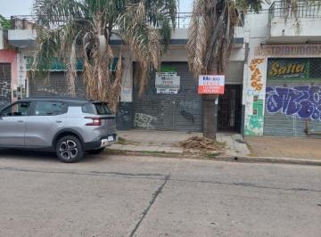 Local comercial · 179m² · 3 Ambientes · 2 Locales en Venta + Casa