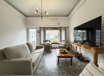 DES-DES-241_2 · Venta Excelente Casa 3 Amb con Fondo y Pileta Villa Lugano