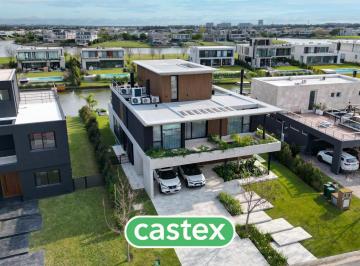 Casa · 415m² · 6 Ambientes · Casa a La Venta de 6 Ambientes en El Barrio Virazón. Nordelta.