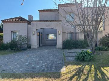 Casa · 253m² · 7 Ambientes · 2 Cocheras · Casa en Los Sauces Nordelta