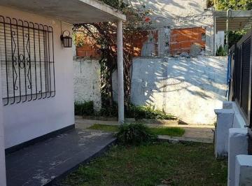 Casa · 92m² · 2 Ambientes · 1 Cochera · Casa Chalet en Venta Ubicado en Virreyes, San Fernando, G. B. a. Zona Norte
