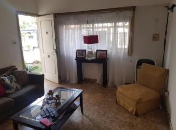 Casa · 92m² · 2 Ambientes · 1 Cochera · Casa Chalet en Venta Ubicado en Virreyes, San Fernando, G. B. a. Zona Norte