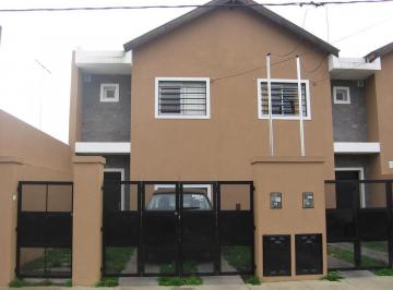 Casa · 70m² · 3 Ambientes · 1 Cochera · Casa - City Bell