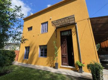 Casa · 150m² · 4 Ambientes · 3 Cocheras · Casa Venta City Bell Gran Lote 17 X 40 Entre Caminos