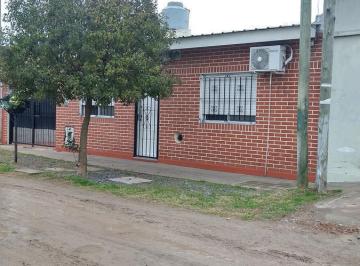 Casa · 73m² · 2 Dormitorios · 1 Cochera · Casa - José Hernández