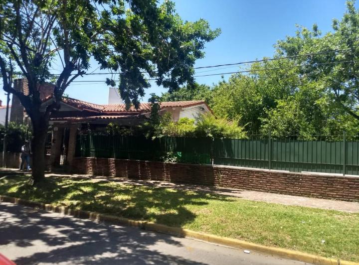 Casa · 185m² · 3 Dormitorios · 3 Cocheras