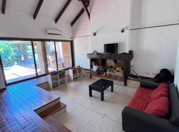 Casa · 365m² · 6 Ambientes · Casa - Jardin Espinosa