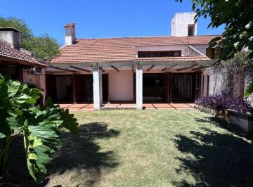 Casa · 365m² · 6 Ambientes · Casa - Jardin Espinosa
