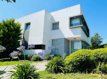 Casa de 5 ambientes, Mar del Plata · Casa en Venta en Mar del Plata