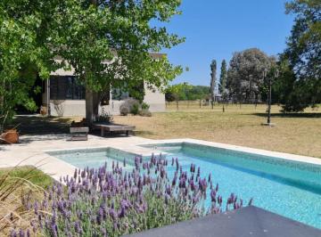 Casa · 145m² · 5 Ambientes · 1 Cochera · Casa en Venta Chacra de 1 ½ Ha - Barrio La Catalina - Carlos Keen
