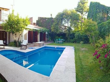 Casa · 209m² · 4 Dormitorios · 2 Cocheras · Casa 4 Dor C/ Pileta - San Fernando