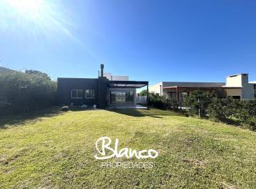 Casa · 147m² · 4 Ambientes · 1 Cochera · Casa en Venta en Pilar del Este, Pilar, G. B. a. Zona Norte