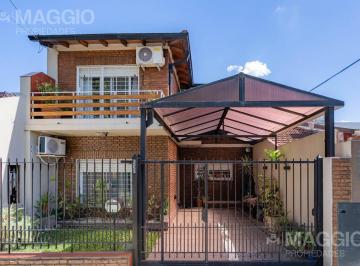 Casa · 90m² · 3 Ambientes · 1 Cochera · Casa Venta en Villa Luzuriaga