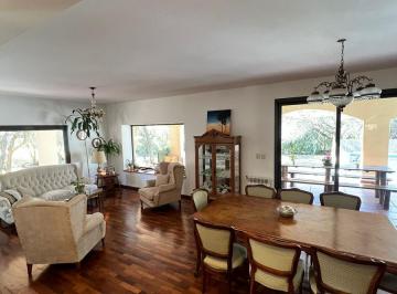 Casa · 356m² · 4 Dormitorios · 2 Cocheras · Casa - El Bosque
