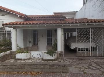 Casa · 176m² · 5 Ambientes · 1 Cochera · Casa 3 Dorm. en Temperley Este