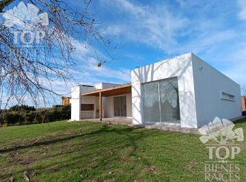 Casa · 180m² · 5 Ambientes · Casa en Venta en Puerto del Cantón