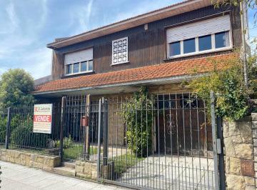 Casa de 6 ambientes, Mar del Plata · Latorre Prop. Vende Chalet de 5 Amb con Quincho y Parque
