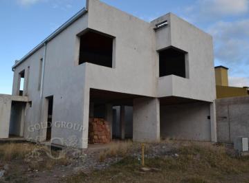 Casa de 6 ambientes, San Rafael · Gold Group Vende Destacada Casa (En Obra) Pasaje Bertona y Andreoni