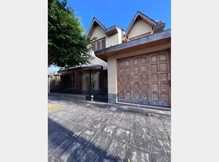 PH · 220m² · 4 Ambientes · 2 Cocheras