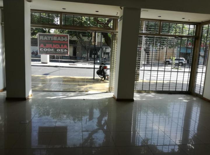 Local comercial · 90m²
