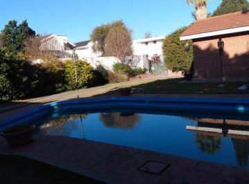 Casa de 7 ambientes, Córdoba · Venta Casa - 4 Dorm - Gran Parque - Quincho y Pileta!