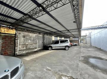 Local comercial · 374m² · 4 Ambientes · Venta en Bloque de Local, Departamento de Tres Ambientes y Cocheras