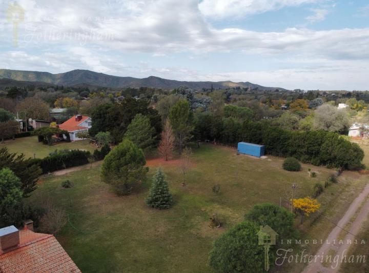 Terreno · 703m²