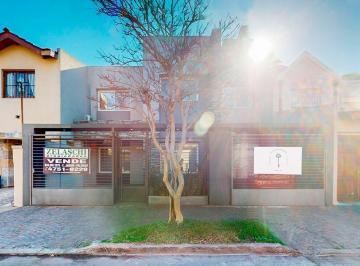 Casa · 185m² · 3 Dormitorios · 2 Cocheras · Chalet - Lorenzini - Ciudad Jardín