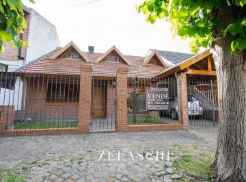 Casa · 220ha · 5 Ambientes · 1 Cochera · Casa/chalet en Venta: Sobre Calle Patallo, Ciudad Jardin