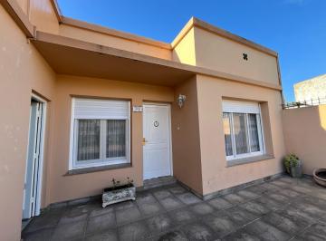 Casa · 183m² · 6 Ambientes · 1 Cochera · Casa - Empalme Lobos