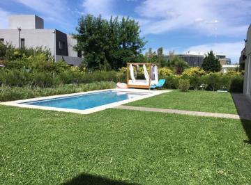 Casa · 300m² · 6 Ambientes · 2 Cocheras · Casas - Casa - Pilar, Gran Bs. As. Norte