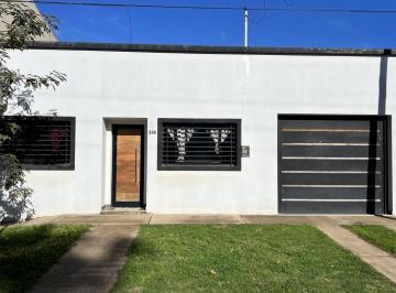 Casa · 66m² · 2 Ambientes · 1 Cochera · Casa en Venta en Colón Entre Ríos