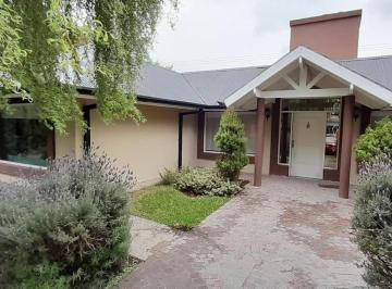 Casa · 107m² · 3 Ambientes · 5 Cocheras · Casa en Venta en Barrio El Paraiso Country!