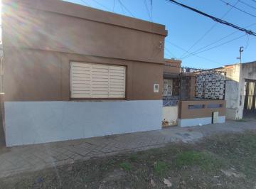 Casa · 90m² · 3 Ambientes · Alquiler Barrio Azcuenaga