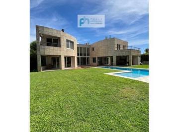 Casa en Venta de 5 ambientes Manuel Alberti · Ayres de Pilar Espectacular Propiedad Al Parque Central