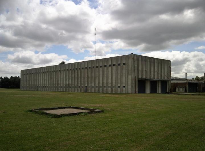 Depósito · 1900m²
